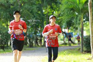 BIB: 0023, 0295
                            <button type="button" onclick="openModal(5129873)" class="btn btn-primary btn-sm float-right btn-popup" data-toggle="modal" data-target=".modal-high-quality">
                        <i class="fas fa-shopping-cart"></i> Add to Cart
                    </button>
                                            <button type="button" onclick="isThisMe(5129873, true)" class="btn btn-success btn-sm float-right btn-popup btn-isme hidden" data-toggle="tooltip" data-placement="bottom" title="นี่คือรูปของคุณใช่ไหม คลิกที่นี่เพื่อเอาเข้าอัลบั้ม">
                        <i class="fas fa-plus"></i> Add to album
                    </button>
                    <button type="button" onclick="isThisMe(5129873, false)" class="btn btn-warning btn-sm float-right btn-popup btn-isnotme hidden">
                        <i class="fas fa-ban"></i> Remove from album
                    </button>